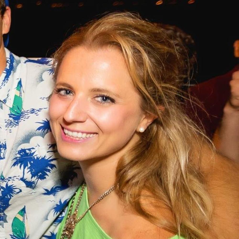 Meet your Posher, Antonia